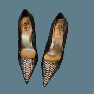 Carlos by Carlos Santana Leather textured Pumps